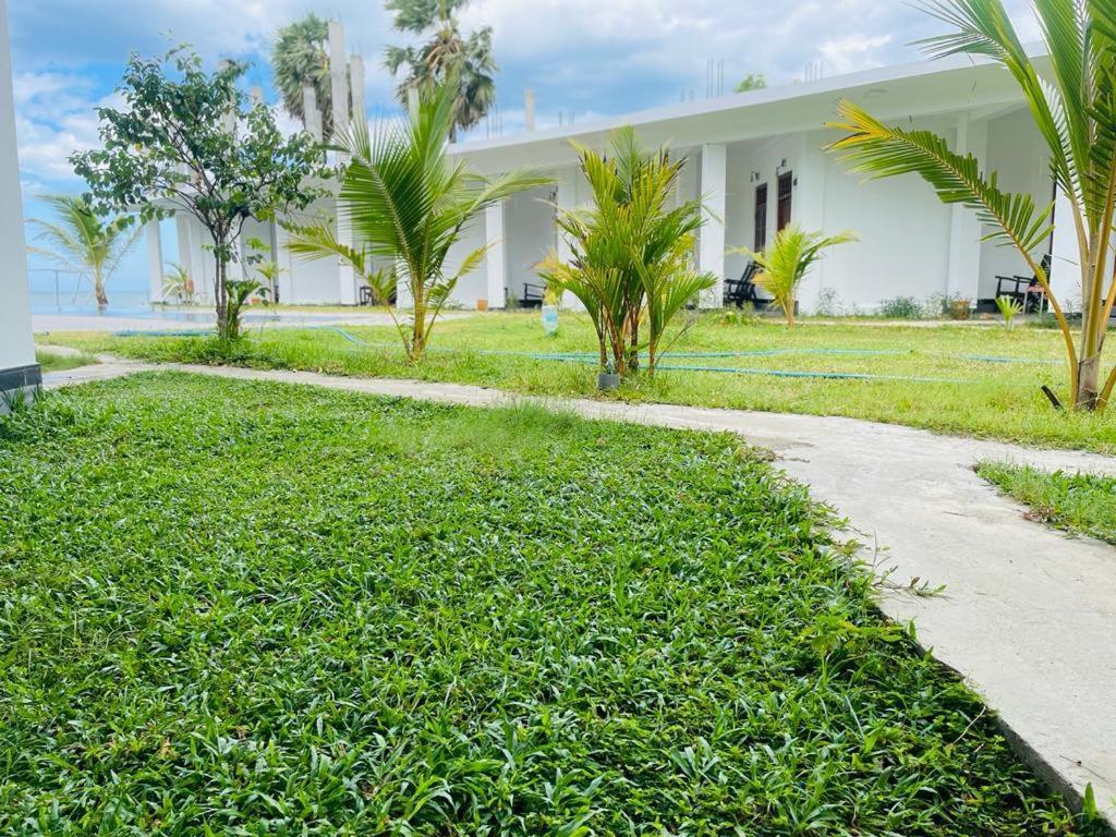 Guitar Bay Arugambay Hotel Vịnh Arugam Ngoại thất bức ảnh